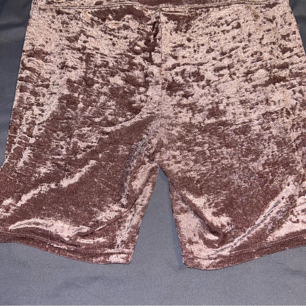 Aritzia TNA Atmosphere Velvet Bike Shorts - Picture 8 of 8
